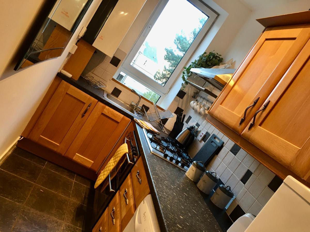 Cosy 2 Bedroom Central Apartment - Free Parking, Free Wifi Aberdeen Ngoại thất bức ảnh