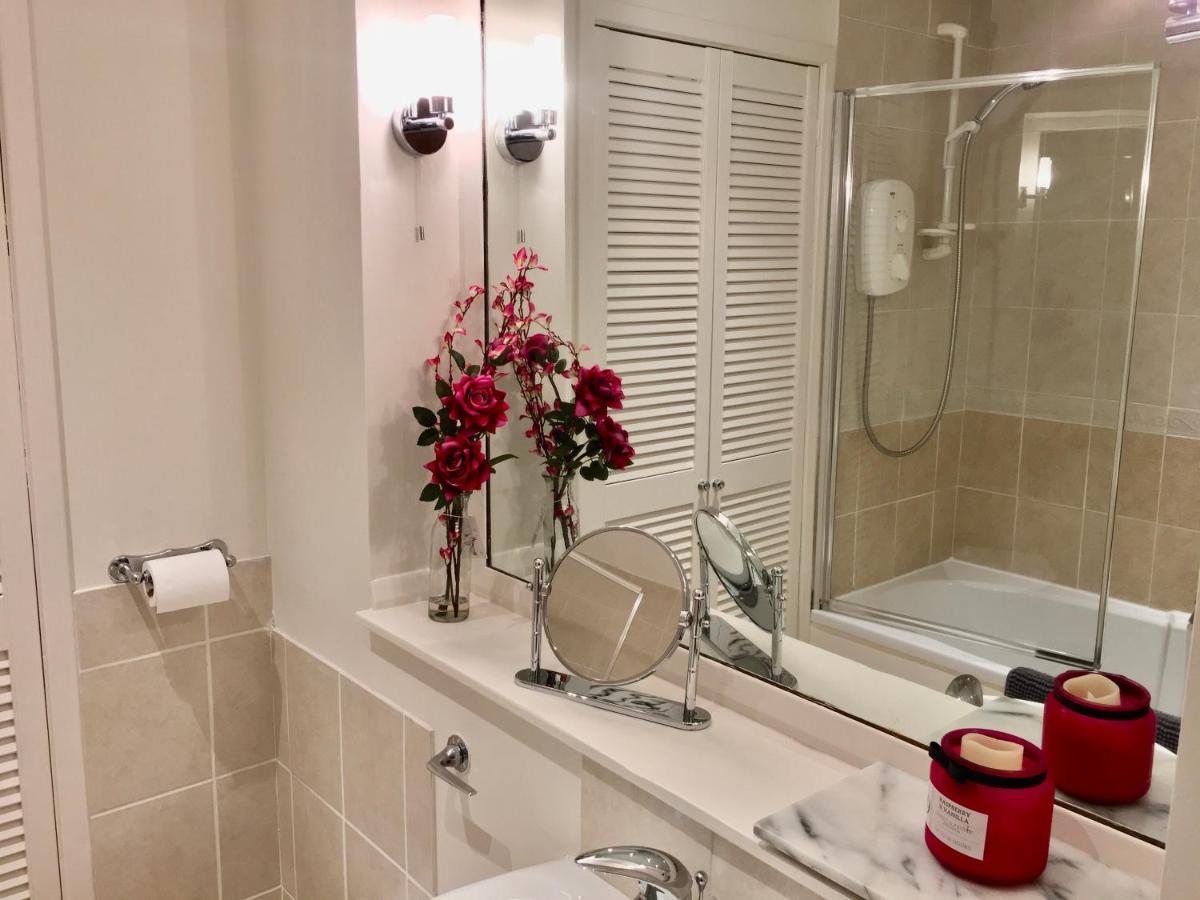 Cosy 2 Bedroom Central Apartment - Free Parking, Free Wifi Aberdeen Ngoại thất bức ảnh